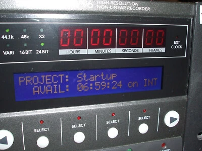 Mackie SDR Recorder with 80 GB Internal Hard Drive nearly 7 hours Recording Time - Image 1 of 4