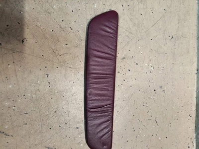 Inserto de panel de puerta lateral del conductor 3000GT / Dodge Stealth (rojo) Foto 1 de 3