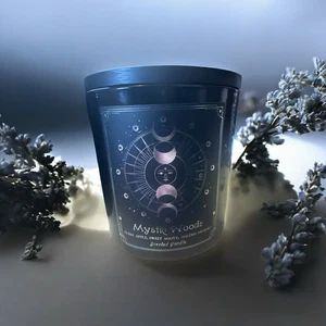 Candela profumata Mystic Woods mela fresca, acero dolce, hickory dorato 2 stoppini - Foto 1 di 3