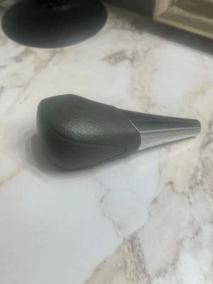 Toyota Camry Corolla Highlander 2007-2013 perilla de cambio de marchas negra OEM Foto 1 de 3