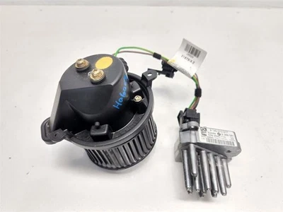 2000-06 BMW X5 Rear Blower Motor W/ Resistor  - Image 1 of 4