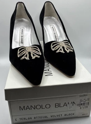 De colección Manolo Blahnik 8.5 Negro Terciopelo Vamp Estrás Arco Tacón NUEVO EN CAJA $650 Foto 1 de 4