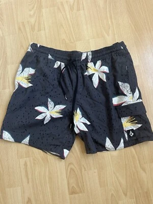 Volcom Men's Surf Trunks.  Drawstring Waist. Pockets Floral Size L Swim Suit - Image 1 of 4