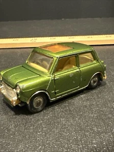 Vintage Corgi Diecast 334 BMC Mini Cooper S Green Sun Roof - Picture 1 of 18