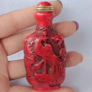 Botella de tabaco china antigua tallada en resina coral rojo - Imagen 1 de 9