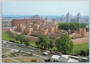 Castle Tower of London, Tower Bridge, World Trade Centre London England Postcard - Picture 1 of 2