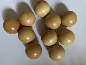 10 Holzkugeln lackiert ohne Bohrung Durchmesser 40mm - Bild 1 von 3