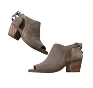 Stivaletti donna Lucky Brand Betsee in pelle scamosciata con dettagli fiocco 7,5 M - Foto 1 di 6