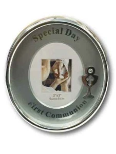 FIRST COMMUNION Oval Frame, 100 x 85mm, Silver Plated - Picture 1 of 3