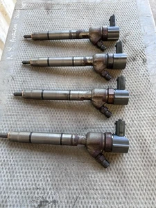 HYUNDAI I30 SET OF 4 DIESEL INJECTORS 1600cc - Picture 1 of 2