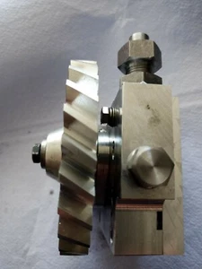 Bomba de aceite KS 750 Zündapp completa con engranaje de accionamiento para cojinetes deslizantes - Imagen 1 de 13