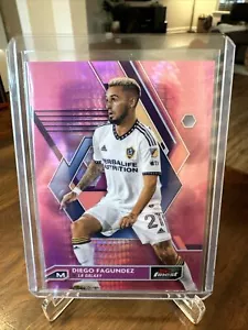 2023 Topps Finest MLS DIEGO FAGUNDEZ PINK PRIZM REFRACTOR LA GALAXY 90/125 #99 - Picture 1 of 3