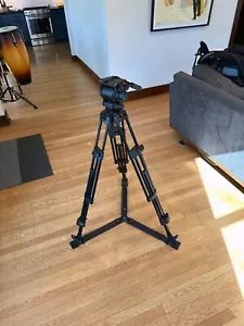 Manfrotto Video Tripod System with 519 Fluid Head, pan bar, ball leveler - Picture 1 of 9