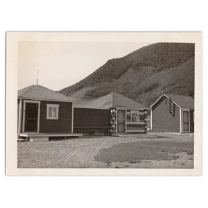 Fotografía de cabañas Mont St Pierre - Escena de montaña de Quebec - Gelatina plateada - Imagen 1 de 2