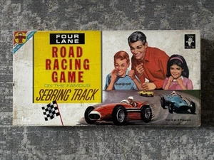 Four Lane Road Racing on the Sebring Track Game 1963 COMPLETE by TRANSOGRAM - Picture 1 of 18