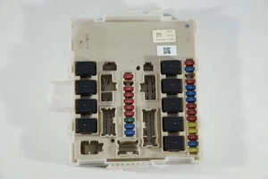 2004 - 2007 Armada Pathfinder QX56 Xterra Fuse Box Relay Power 284B6-7S002 OEM - Picture 1 of 7