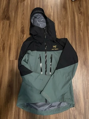 Chaqueta Arc’teryx Alpha SV Para Hombre Pequeña Dark Magic 24k Gore-Tex Pro Shell Foto 1 de 4