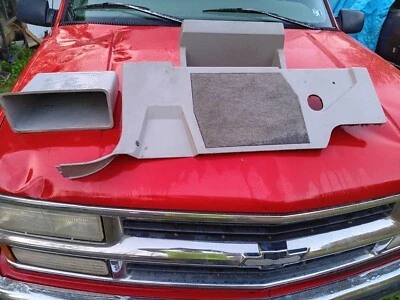Chevy GMC K15, K25, K3500 1988 a 1994 cabina inferior trasera panel de ajuste derecho grisáceo Foto 1 de 4