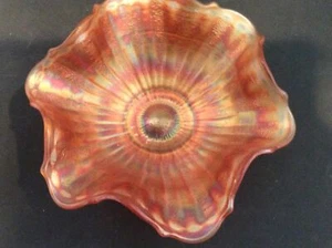 Antique 1908 Fenton Art Glass Bowl STIPPLED RAYS Carnival Golden Scalloped Edge - Picture 1 of 3