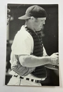 Milt May (1977) Detroit Tigers Vintage Baseball Postcard PCDT - Picture 1 of 2