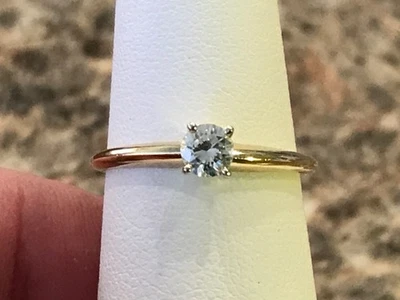 Diamond Solataire Ring, .25ct TW, Solid 14k YG, Sizeable 6 - Image 1 of 4