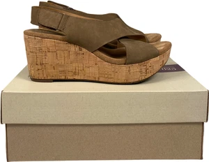 Clarks Artisan Sandali con zeppa donna kaki/beige scuro Caslynn Shae - 9,5 - Foto 1 di 9