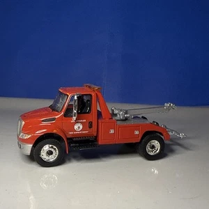 Greenlight 1:64 International Durastar Custom Los Angeles Fire Tow Truck - Picture 1 of 8