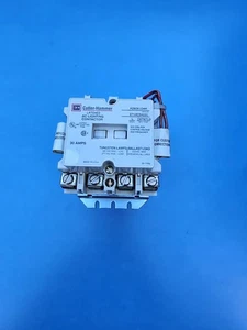 Contactor de iluminación de CA con cierre Cutler-Martillo A202K1DAM 30A - Imagen 1 de 7