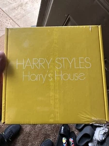 Harry Styles - Harry's House CD-Box-Set mit großem Shirt - Bild 1 von 4