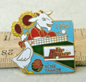 DR PEPPER ~ 1996 ~ ROSE PARADE ~ SPILLA TIE-TAC - Foto 1 di 2