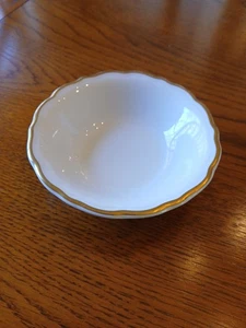 Vintage Syracuse China Restaurantware Berry Bowl White With Gold Trim - Picture 1 of 4