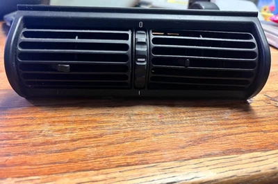 1996 1997 1998 1999 2000 2001 2002 BMW E36 Z3 Front Center Dash Ac Air Vent Trim - Imagem 1 de 3