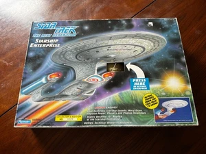 Playmates Star Trek TNG Next Generation Enterprise 1701 D - 1992 Vintage - Bild 1 von 3
