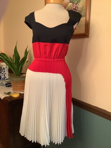 Abbagliante abito al ginocchio Prada nero rosso avorio IT 38 US 2 scatti laterali Nuovo con etichette