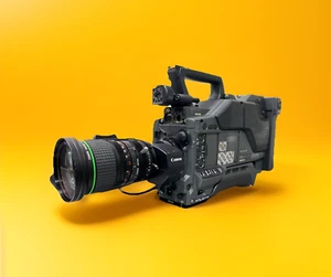 Videocamera digitale Sony DXC-D35 con adattatore CA-537 + obiettivo zoom TV Canon - Foto 1 di 19
