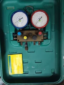 Refco M4-3-DELUXE-DS-MULTI 4-Way Manifold with Charging Hoses Refco - Picture 1 of 3