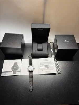 Reloj Piloto Alemán Sinn 104 (Blanco St Sa) Feb 2018 Caja y Papeles Foto 1 de 4