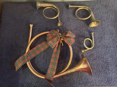 French Horns Bugle Hunting Wall Christmas Decor Lot of 4 - Image 1 of 4