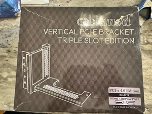 CableMod Vertical PCI-e Bracket Triple Slot Edition with PCI-e 4.0 Riser Cabl... - Afbeelding 1 van 1