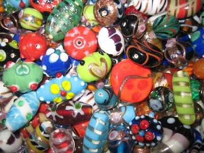GLASPERLEN MIX/PERLEN MIX 1 kg BUNTE LAMPWORK PERLEN/FANCY/BUNTE MISCHUNG  - Bild 1 von 4