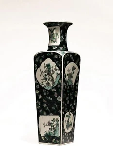 Rare Chinese Qing Dynasty (Kangxi Period) Famille Noire Porcelain Vase - Picture 1 of 16