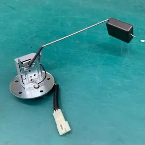Sensor 83320-80003 remitente nivel de combustible eje medidor para CRESSIDA WAGON MX73 MX75 GX71 - Imagen 1 de 5