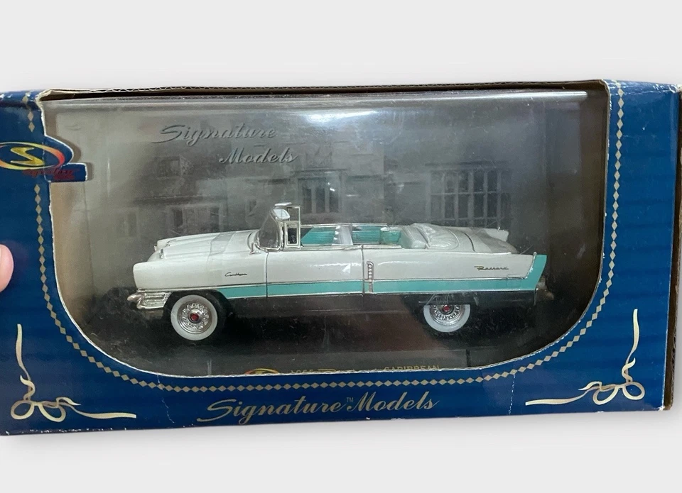 Signature Model 1955 Packard Caribbean Diecast 1 32