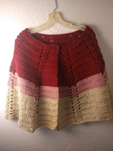 Scialle fatto a mano all'uncinetto color block morbido avvolgente donna mantello Cottagecore vittoriano - Foto 1 di 2