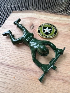 US Army 2nd Infantry Division Challenge Coin and Sgt Pryor Bottle Opener - Picture 1 of 1