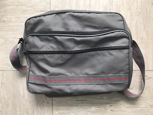 Unhangtasche Grau/Rot, In sehr gutem Zustand - Bild 1 von 3