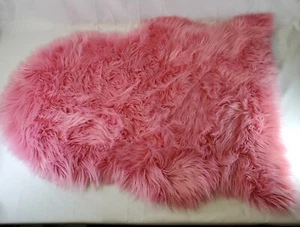Pink Super Soft Shaggy Faux Fur Skin Accent Rug 2' x 3' Silhouette Home - Picture 1 of 12