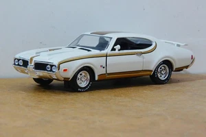 1:43 SCALE DIECAST MODEL, ROAD CHAMPS (1969 TRIBUTE), 1969 OLDSMOBILE HURST/OLDS - Picture 1 of 7