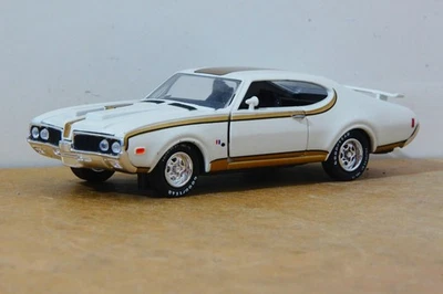 1:43 SCALE DIECAST MODEL, ROAD CHAMPS (1969 TRIBUTE), 1969 OLDSMOBILE HURST/OLDS - Image 1 of 4