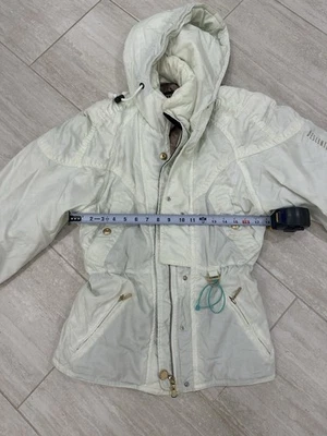 Descente Vintage Women’s Ivory Ski Jacket, Size 4 - Image 1 of 4